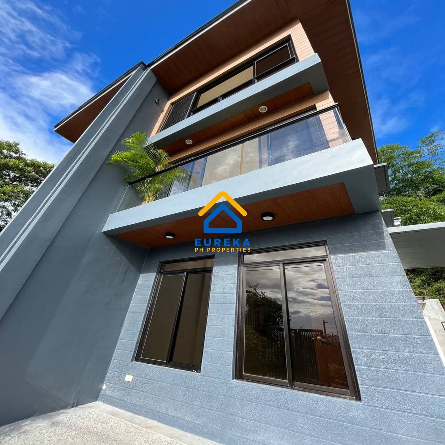 Brand New RFO Modern Duplex Unit in Monteverde Royale